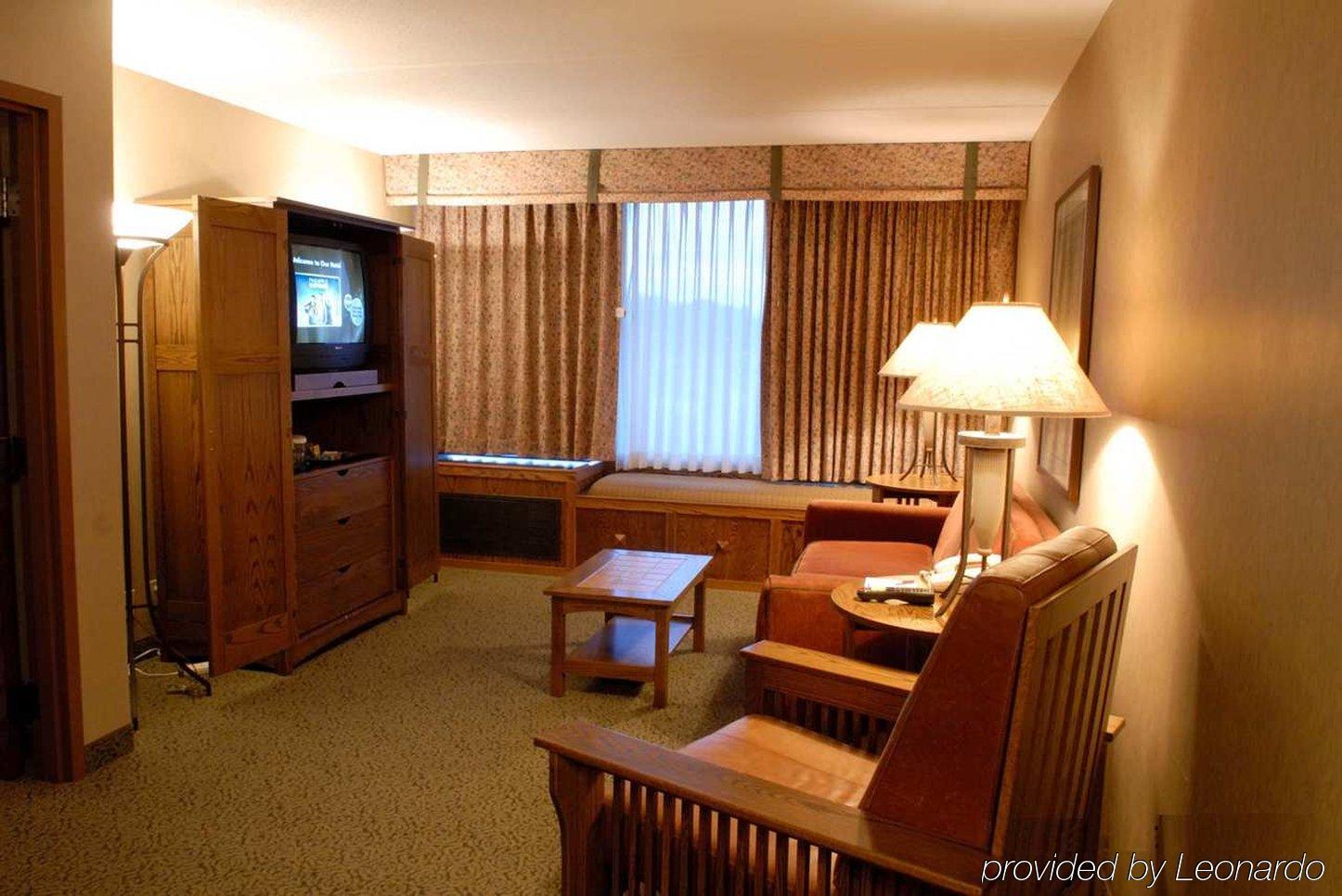 Doubletree By Hilton Libertyville-Mundelein Room photo